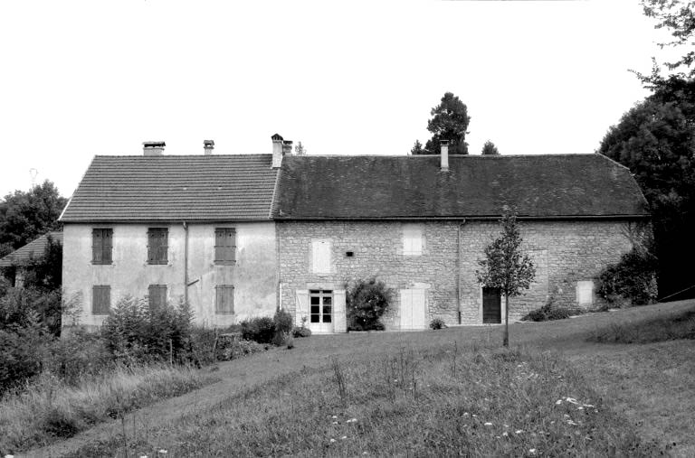 Façade antérieure du logement et de l'étable. © Laurent Poupard / Région Bourgogne-Franche-Comté, Inventaire du patrimoine - 1993