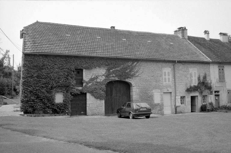 Façade postérieure de l'étable. © Laurent Poupard / Région Bourgogne-Franche-Comté, Inventaire du patrimoine - 1993