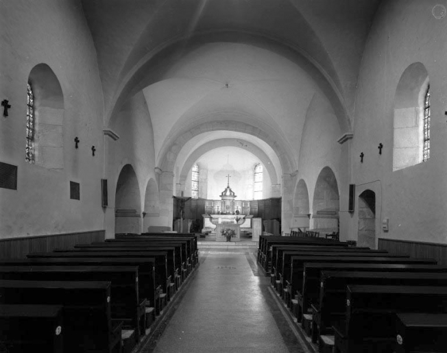 La nef et le choeur, vus depuis l'entrée. © Yves Sancey / Région Bourgogne-Franche-Comté, Inventaire du patrimoine - 1994