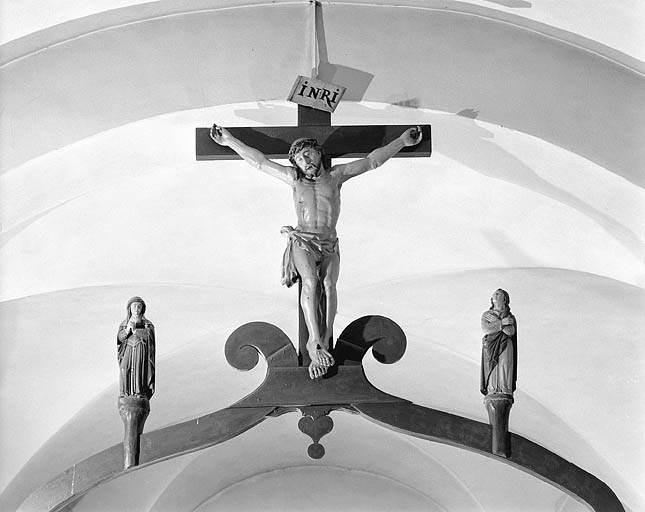Le Christ en croix, la Vierge et saint Jean l'évangéliste. © Yves Sancey / Région Bourgogne-Franche-Comté, Inventaire du patrimoine - 1994
