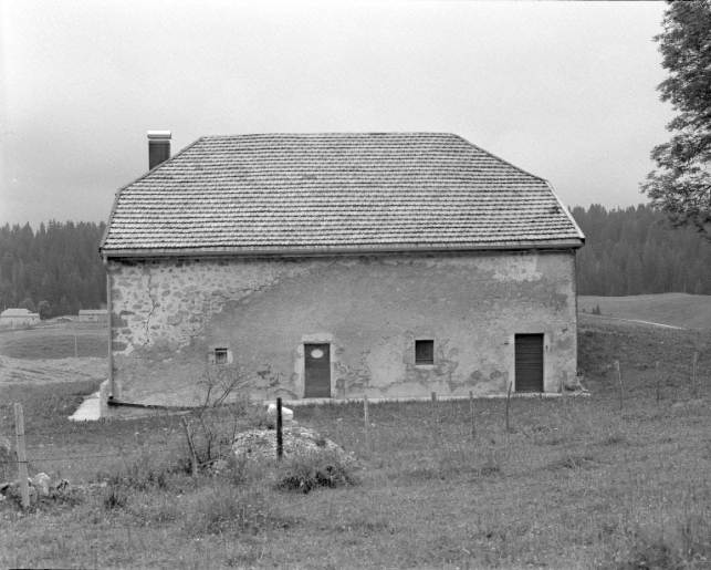 Façade postérieure. © Jérôme Mongreville / Région Bourgogne-Franche-Comté, Inventaire du patrimoine - 1994