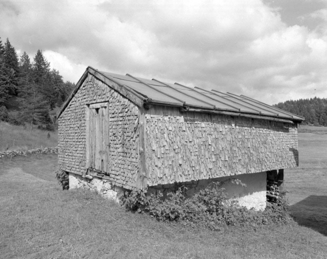 L'accès à l'étage de la resserre. © Jérôme Mongreville / Région Bourgogne-Franche-Comté, Inventaire du patrimoine - 1994