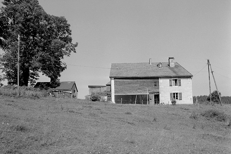 Vue générale avec le fournil. © Jérôme Mongreville / Région Bourgogne-Franche-Comté, Inventaire du patrimoine - 1994 Vue générale avec le fournil. © Jérôme Mongreville / Région Bourgogne-Franche-Comté, Inventaire du patrimoine - 1994