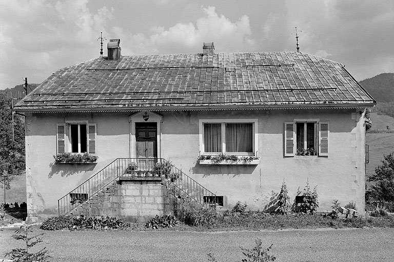 Façade antérieure. © Jérôme Mongreville / Région Bourgogne-Franche-Comté, Inventaire du patrimoine - 1994