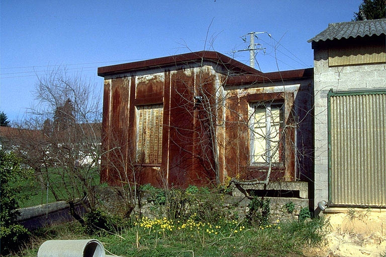 Façade latérale gauche. © Yves Sancey / Région Bourgogne-Franche-Comté, Inventaire du patrimoine - 1994