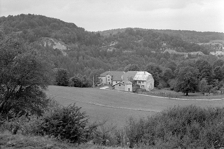 Vue générale, façade sud-est. © Jérôme Mongreville / Région Bourgogne-Franche-Comté, Inventaire du patrimoine - 1994