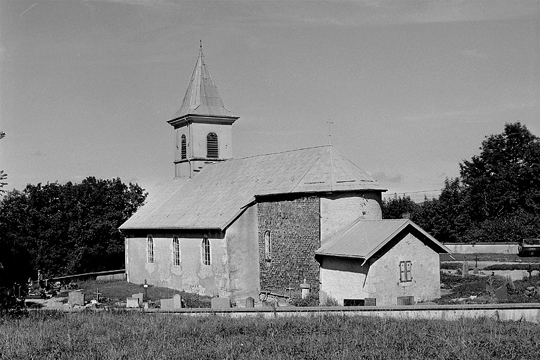 Extérieur : abside et face sud. © Yves Sancey / Région Bourgogne-Franche-Comté, Inventaire du patrimoine - 1994 Extérieur : abside et face sud. © Yves Sancey / Région Bourgogne-Franche-Comté, Inventaire du patrimoine - 1994