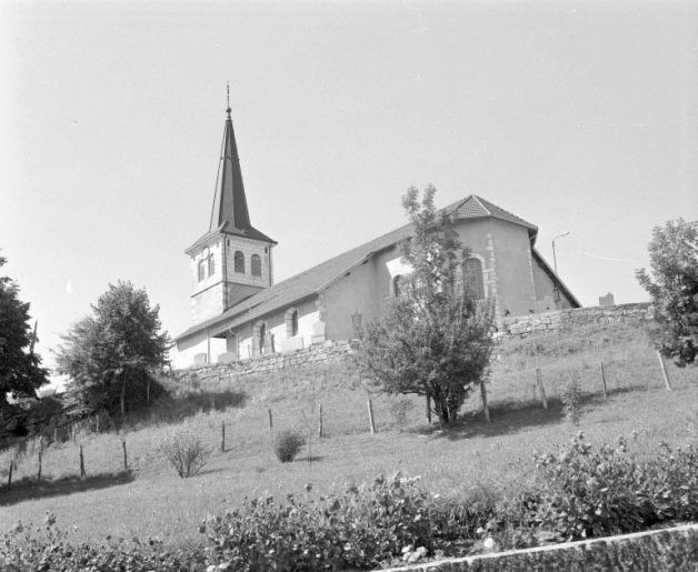 Extérieur : vue générale depuis le sud-est. © Yves Sancey / Région Bourgogne-Franche-Comté, Inventaire du patrimoine - 1994