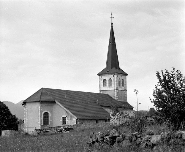 Extérieur : vue générale depuis le nord-est. © Yves Sancey / Région Bourgogne-Franche-Comté, Inventaire du patrimoine - 1994