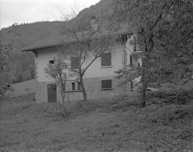 Façade postérieure. © Jérôme Mongreville / Région Bourgogne-Franche-Comté, Inventaire du patrimoine - 1994