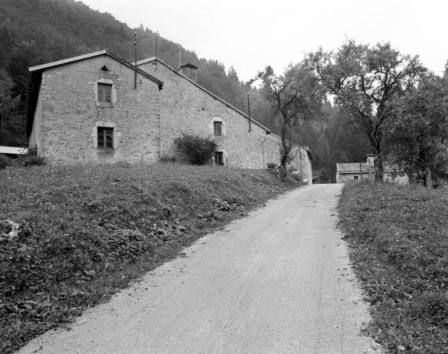 Vue générale, avec le fournil sur la droite. © Jérôme Mongreville / Région Bourgogne-Franche-Comté, Inventaire du patrimoine - 1994