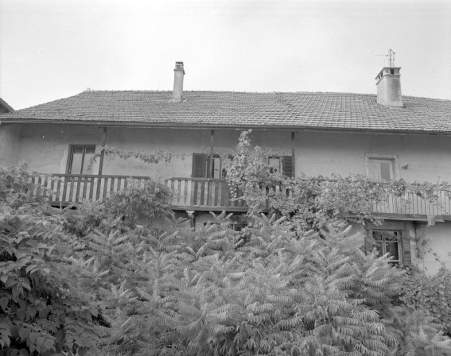 Façade antérieure, balcon. © Jérôme Mongreville / Région Bourgogne-Franche-Comté, Inventaire du patrimoine - 1994 Façade antérieure, balcon. © Jérôme Mongreville / Région Bourgogne-Franche-Comté, Inventaire du patrimoine - 1994