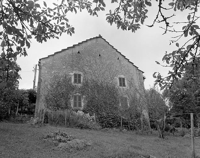 Face droite. © Jérôme Mongreville / Région Bourgogne-Franche-Comté, Inventaire du patrimoine - 1994 Face droite. © Jérôme Mongreville / Région Bourgogne-Franche-Comté, Inventaire du patrimoine - 1994