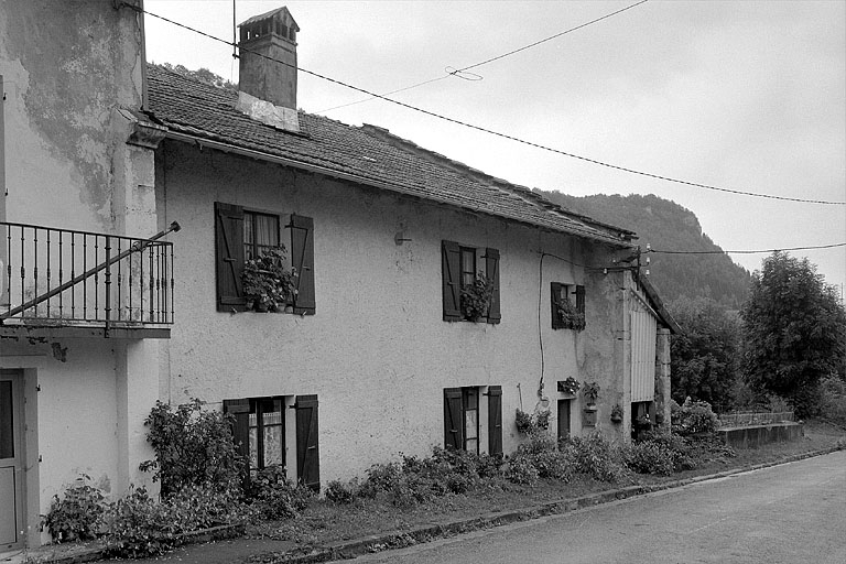 Façade antérieure. © Jérôme Mongreville / Région Bourgogne-Franche-Comté, Inventaire du patrimoine - 1994 Façade antérieure. © Jérôme Mongreville / Région Bourgogne-Franche-Comté, Inventaire du patrimoine - 1994