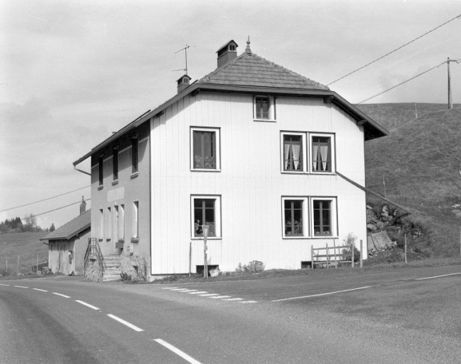 Face droite. © Jérôme Mongreville / Région Bourgogne-Franche-Comté, Inventaire du patrimoine - 1994