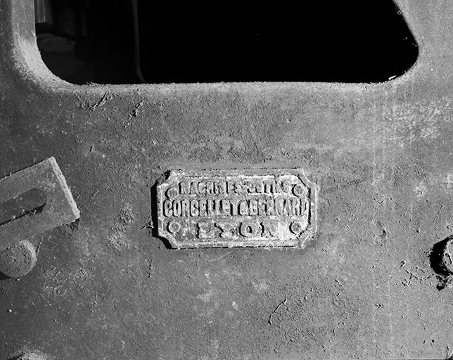 Plaque de constructeur. © Yves Sancey / Région Bourgogne-Franche-Comté, Inventaire du patrimoine - 1994