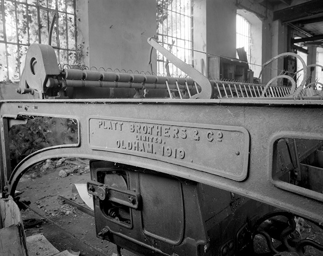Extrémité du chariot du module de gauche : plaque de constructeur. © Yves Sancey / Région Bourgogne-Franche-Comté, Inventaire du patrimoine - 1994