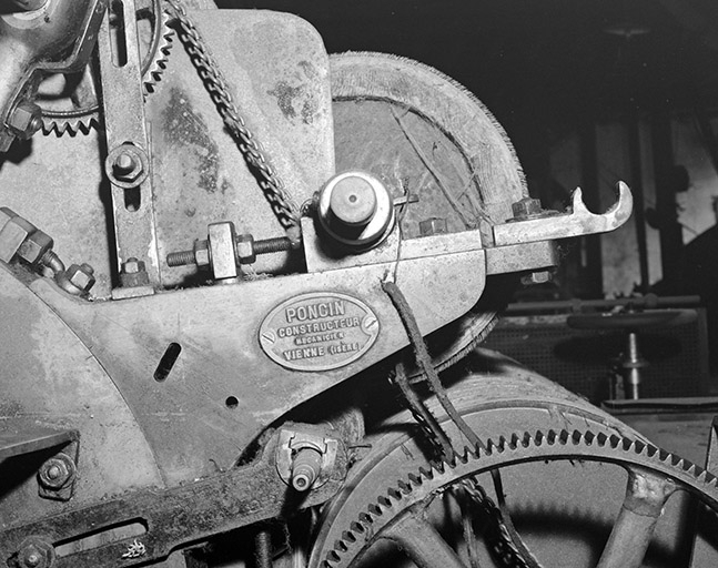 Plaque de constructeur. © Yves Sancey / Région Bourgogne-Franche-Comté, Inventaire du patrimoine - 1994