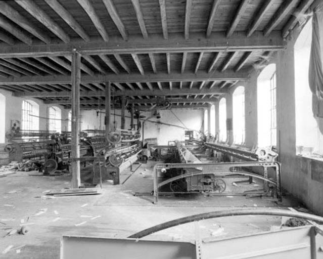 Intérieur de l'atelier de filature (premier étage du bâtiment J). © Yves Sancey / Région Bourgogne-Franche-Comté, Inventaire du patrimoine - 1994