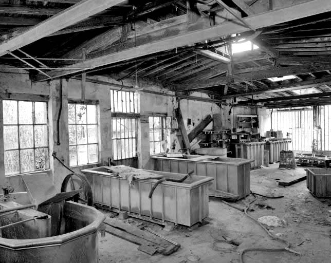 Intérieur de l'atelier de teinture (bâtiment P). © Yves Sancey / Région Bourgogne-Franche-Comté, Inventaire du patrimoine - 1994