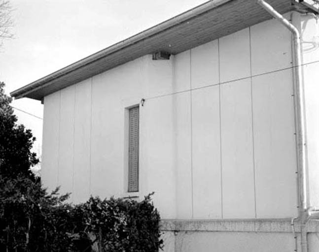 Façade latérale gauche : détail du mur. © Yves Sancey / Région Bourgogne-Franche-Comté, Inventaire du patrimoine - 1994