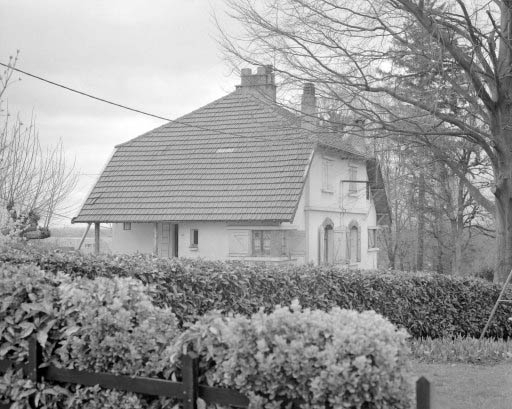 Maison (B) : façades postérieure et latérale droite. © Yves Sancey / Région Bourgogne-Franche-Comté, Inventaire du patrimoine - 1994