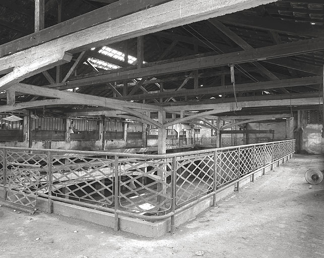Cour couverte et atelier des presses (B) : galerie à l'étage. © Yves Sancey / Région Bourgogne-Franche-Comté, Inventaire du patrimoine - 1994