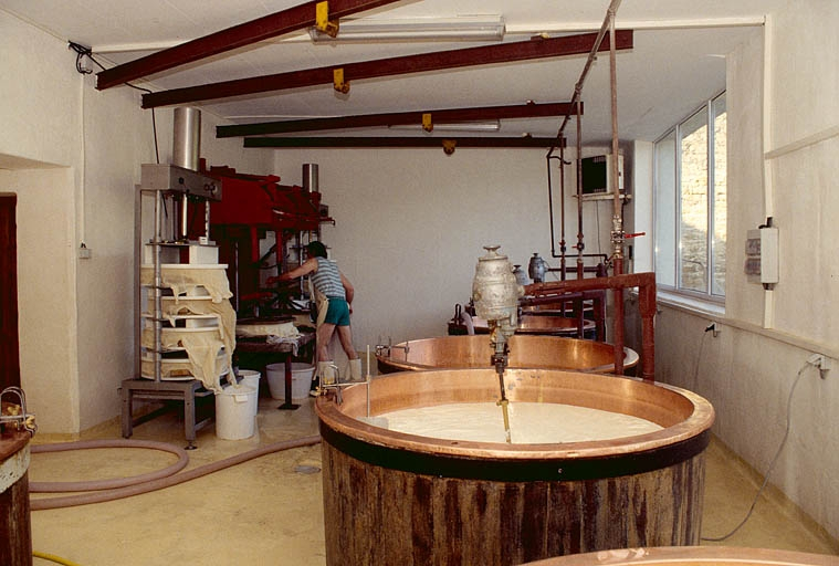 Chaudières et presses. © Jérôme Mongreville / Région Bourgogne-Franche-Comté, Inventaire du patrimoine - 1995