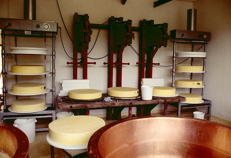 Fromages démoulés. © Jérôme Mongreville / Région Bourgogne-Franche-Comté, Inventaire du patrimoine - 1995