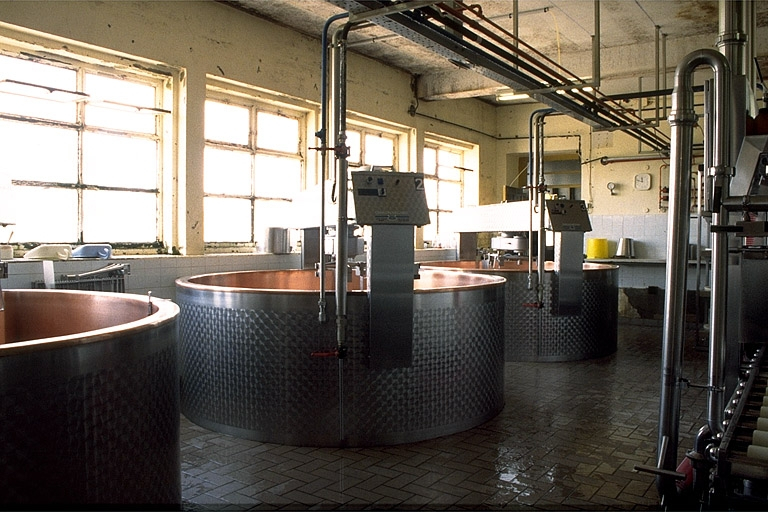 Cuves Chalon Mégard. © Jérôme Mongreville / Région Bourgogne-Franche-Comté, Inventaire du patrimoine - 1995