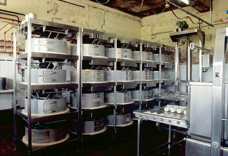 Presse hydraulique. © Jérôme Mongreville / Région Bourgogne-Franche-Comté, Inventaire du patrimoine - 1995