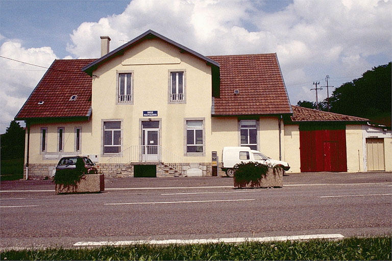 Façade antérieure. © Jérôme Mongreville / Région Bourgogne-Franche-Comté, Inventaire du patrimoine - 1995