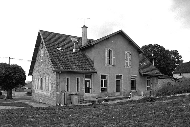 Façade postérieure. © Jérôme Mongreville / Région Bourgogne-Franche-Comté, Inventaire du patrimoine - 1995