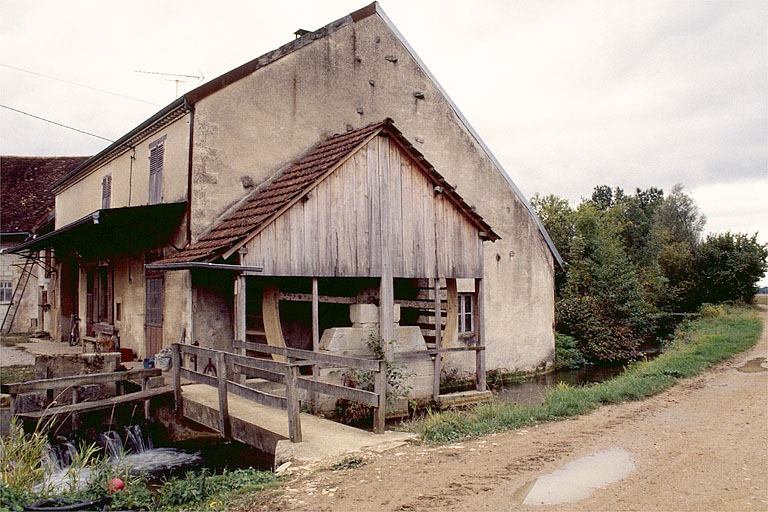 Façade latérale depuis l'est. © Jérôme Mongreville / Région Bourgogne-Franche-Comté, Inventaire du patrimoine - 1995