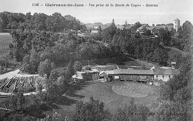 Clairvaux-du-Jura - Vue prise de la route de Cogna - Scieries. © Jérôme  Mongreville (reproduction) / Région Bourgogne-Franche-Comté, Inventaire du patrimoine - 1996