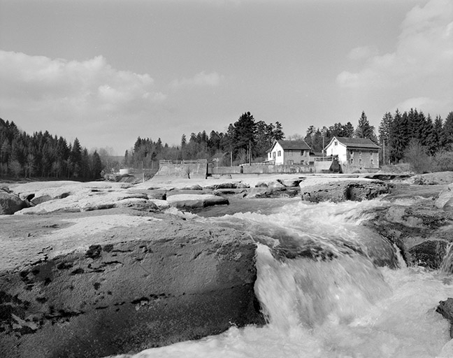 Vue d'ensemble depuis l'est. © Jérôme Mongreville / Région Bourgogne-Franche-Comté, Inventaire du patrimoine - 1996
