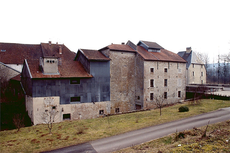 Vue d'ensemble depuis le nord-ouest. © Jérôme Mongreville / Région Bourgogne-Franche-Comté, Inventaire du patrimoine - 1996