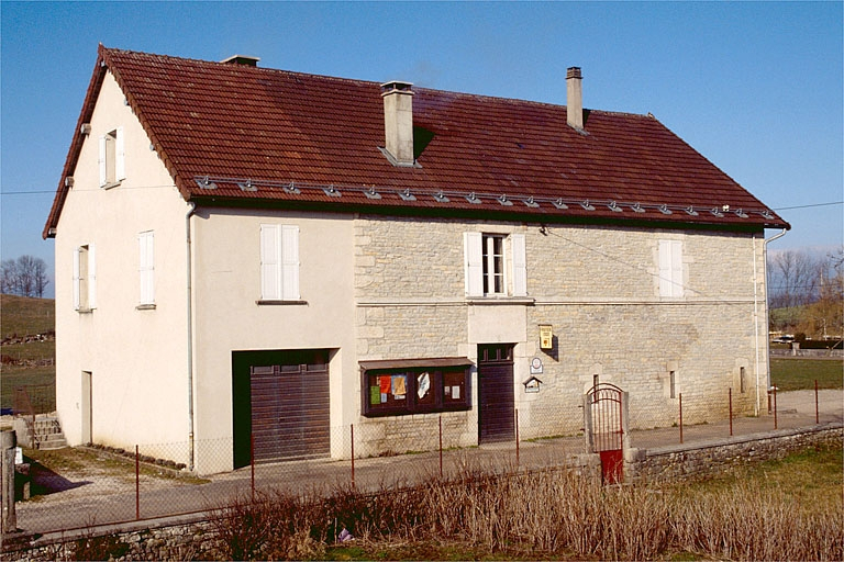 Vue de trois quarts gauche. © Jérôme Mongreville / Région Bourgogne-Franche-Comté, Inventaire du patrimoine - 1996
