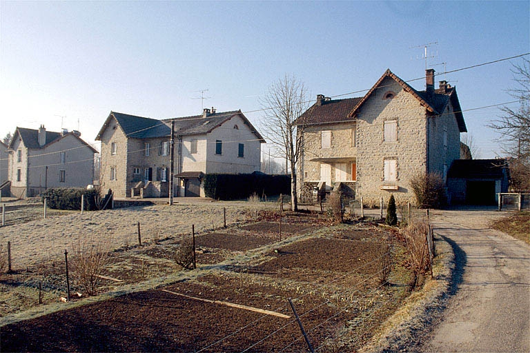 Vue de la cité ouvrière depuis le nord. © Jérôme Mongreville / Région Bourgogne-Franche-Comté, Inventaire du patrimoine - 1996
