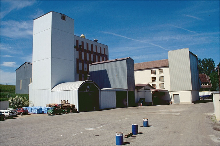 Magasins industriels et atelier de fabrication depuis le nord-est. © Jérôme Mongreville / Région Bourgogne-Franche-Comté, Inventaire du patrimoine - 1996