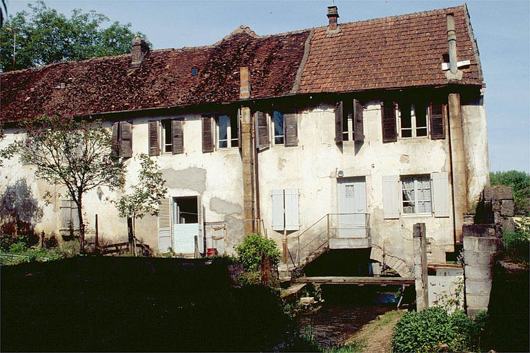 Bâtiment d'eau et logement depuis le sud-est. © Jérôme Mongreville / Région Bourgogne-Franche-Comté, Inventaire du patrimoine - 1996