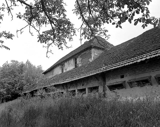Pièce de séchage et logement d'ouvriers depuis le nord-ouest. © Jérôme Mongreville / Région Bourgogne-Franche-Comté, Inventaire du patrimoine - 1996
