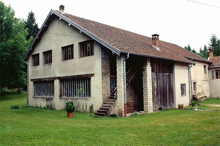 Atelier de fabrication sud vu de trois quarts gauche. © Jérôme Mongreville / Région Bourgogne-Franche-Comté, Inventaire du patrimoine - 1996