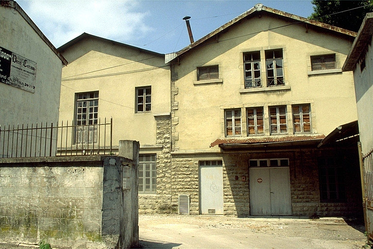 Pignons est de l'atelier de fabrication. © Jérôme Mongreville / Région Bourgogne-Franche-Comté, Inventaire du patrimoine - 1996