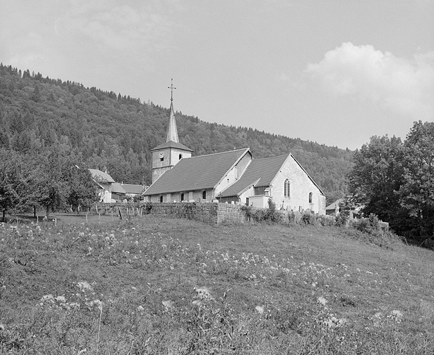 Vue de situation depuis le sud-est. © Yves Sancey / Région Bourgogne-Franche-Comté, Inventaire du patrimoine - 1996