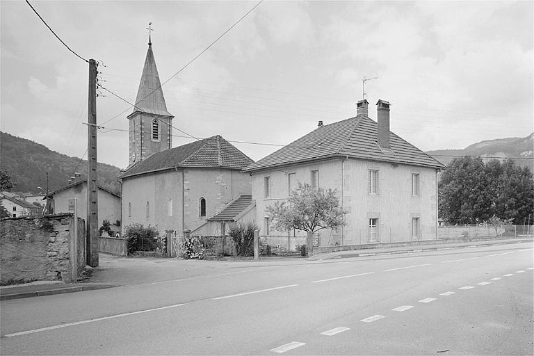Vue de situation depuis le sud-est. © Yves Sancey / Région Bourgogne-Franche-Comté, Inventaire du patrimoine - 1996