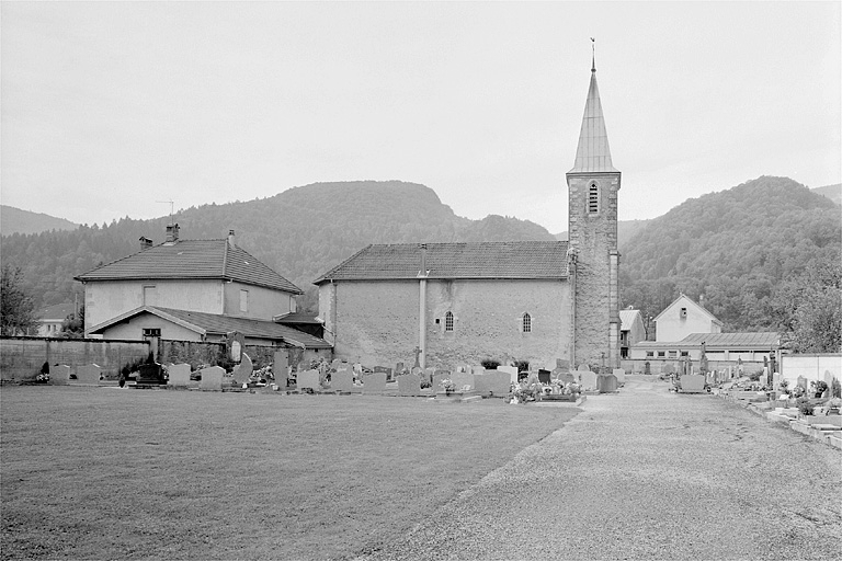 Vue de situation depuis le nord. © Yves Sancey / Région Bourgogne-Franche-Comté, Inventaire du patrimoine - 1996
