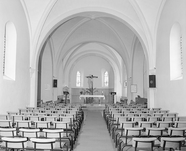 La nef et le choeur vus depuis l'entrée. © Yves Sancey / Région Bourgogne-Franche-Comté, Inventaire du patrimoine - 1996