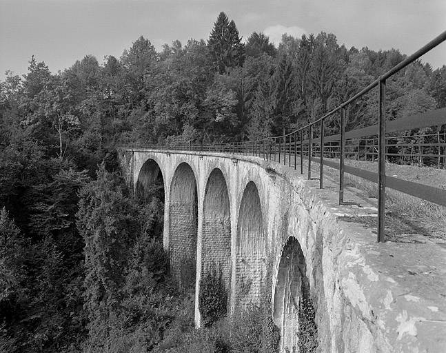 Les cinq arches du viaduc. © Jérôme Mongreville / Région Bourgogne-Franche-Comté, Inventaire du patrimoine - 1996