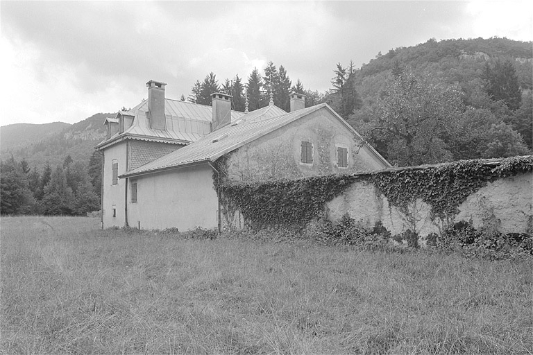 Façade postérieure. © Jérôme Mongreville / Région Bourgogne-Franche-Comté, Inventaire du patrimoine - 1996